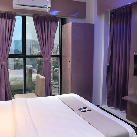 סוראט Hotel Czar Inn מראה חיצוני תמונה