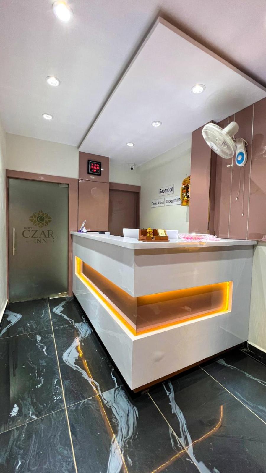 סוראט Hotel Czar Inn מראה חיצוני תמונה